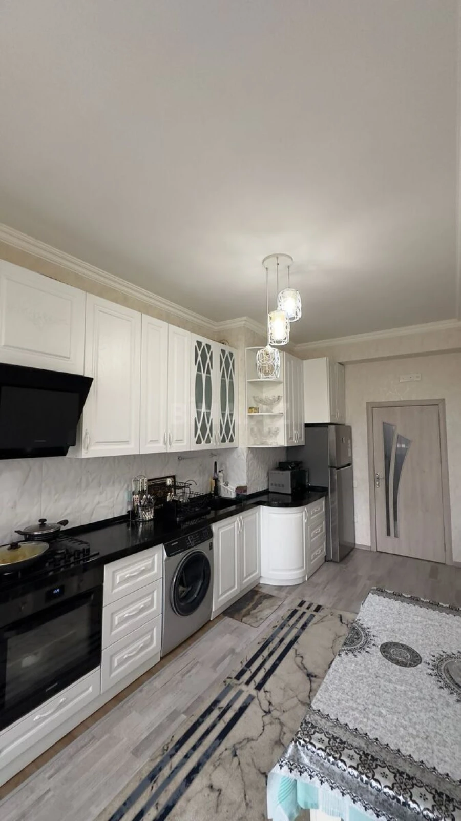 Satılır 3 otaqlı mənzil 130 m²