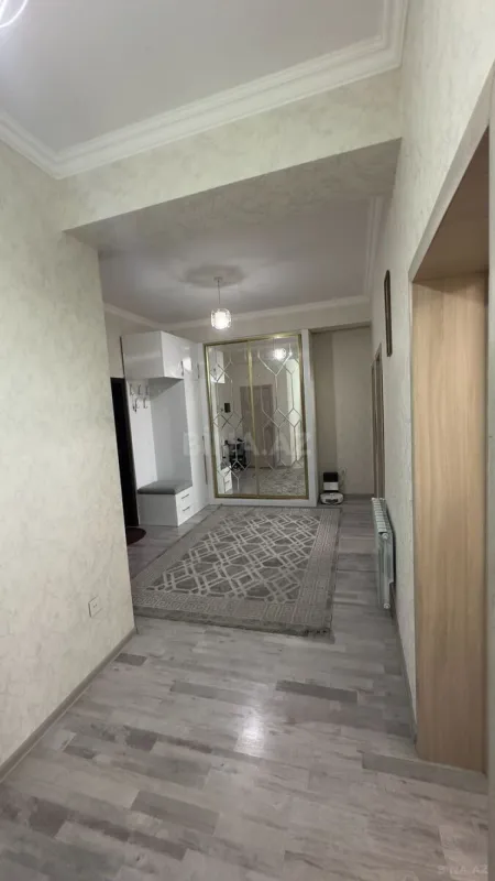 Satılır 3 otaqlı mənzil 130 m²