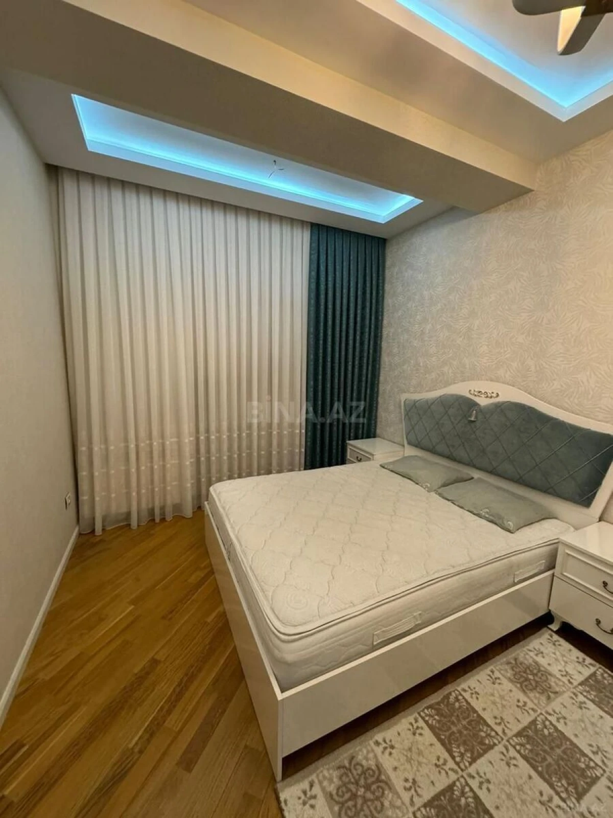 Kirayə verilir 2 otaqlı mənzil 70 m²
