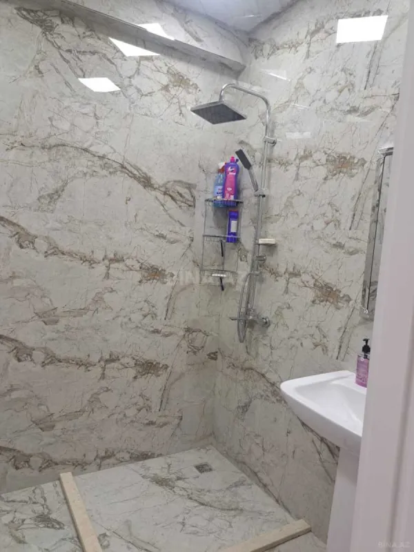 Kirayə verilir 2 otaqlı mənzil 70 m²