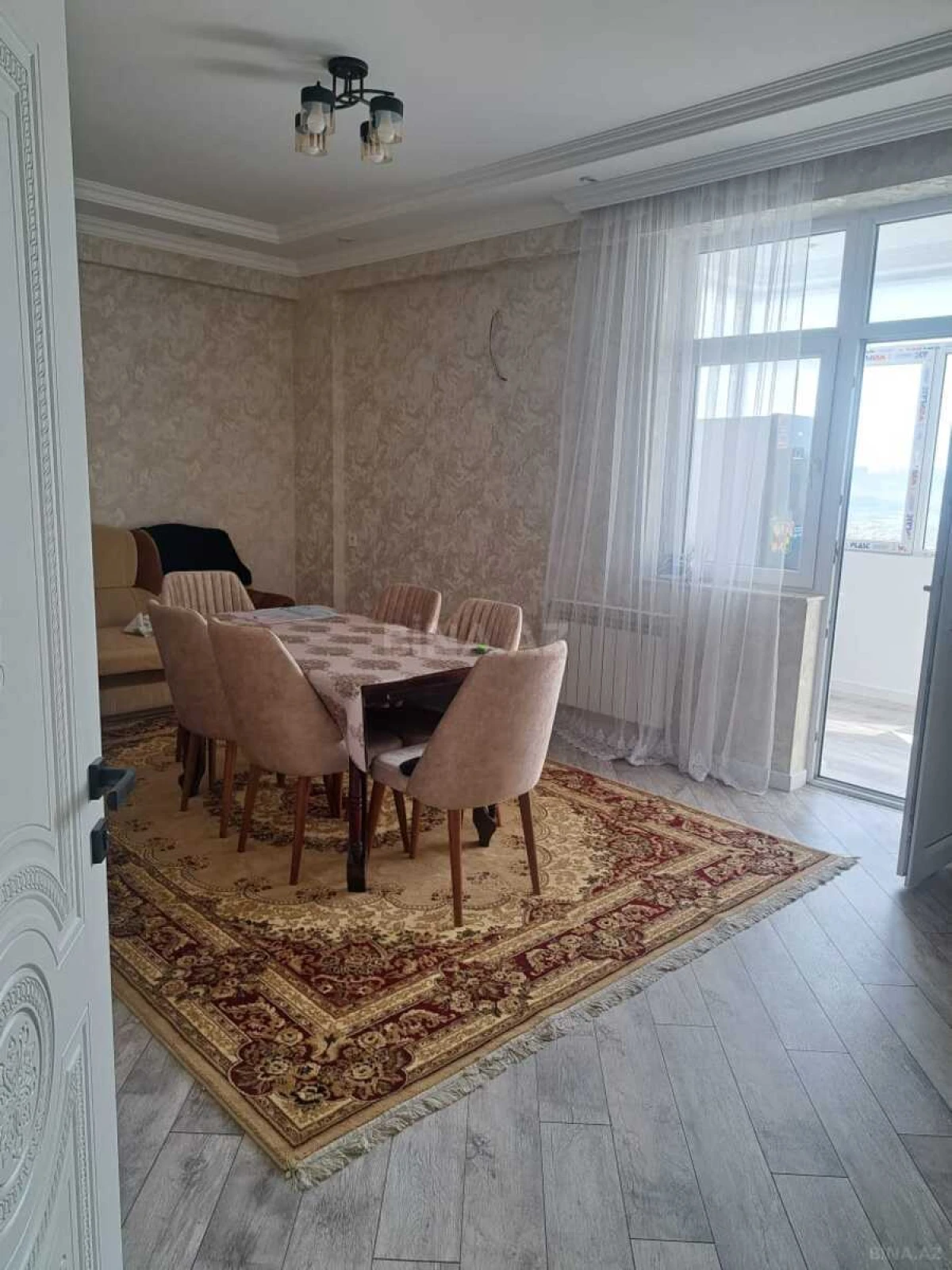 Kirayə verilir 2 otaqlı mənzil 70 m²