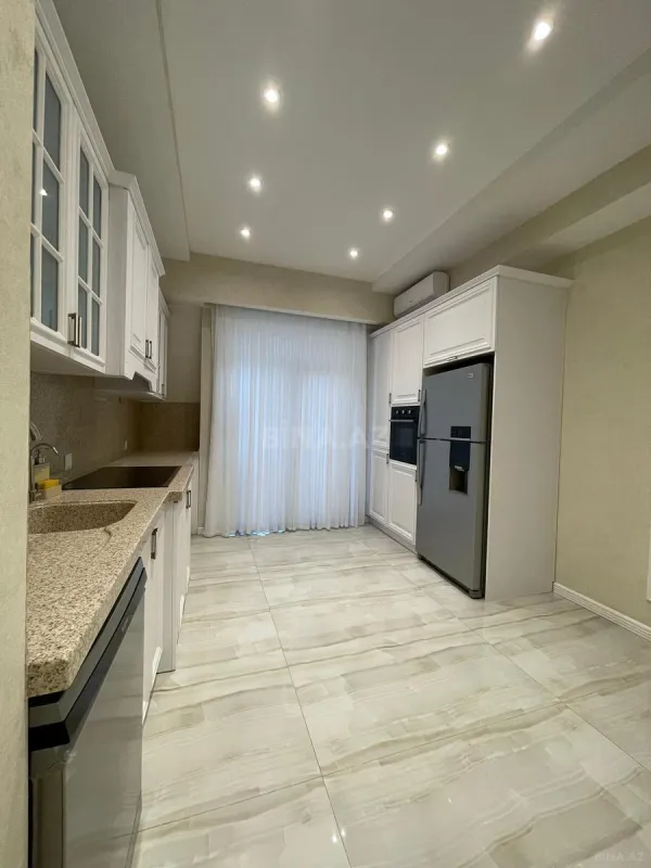 Kirayə verilir 5 otaqlı ofis 200 m²