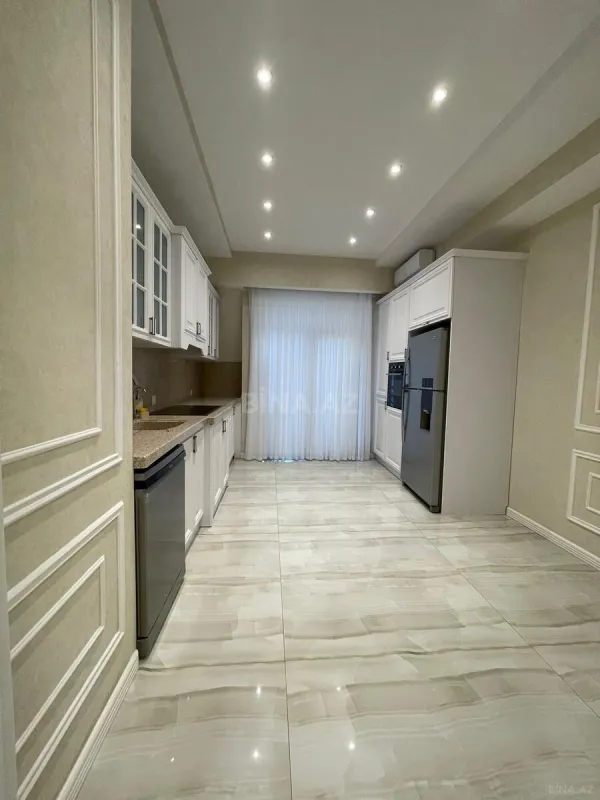 Kirayə verilir 5 otaqlı ofis 200 m²