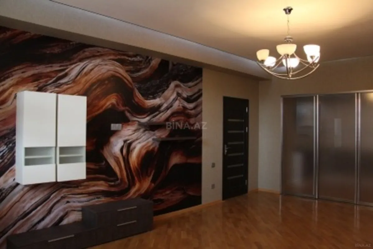 Satılır 4 otaqlı mənzil 157 m²