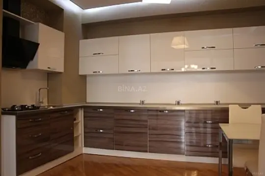 Satılır 4 otaqlı mənzil 157 m²