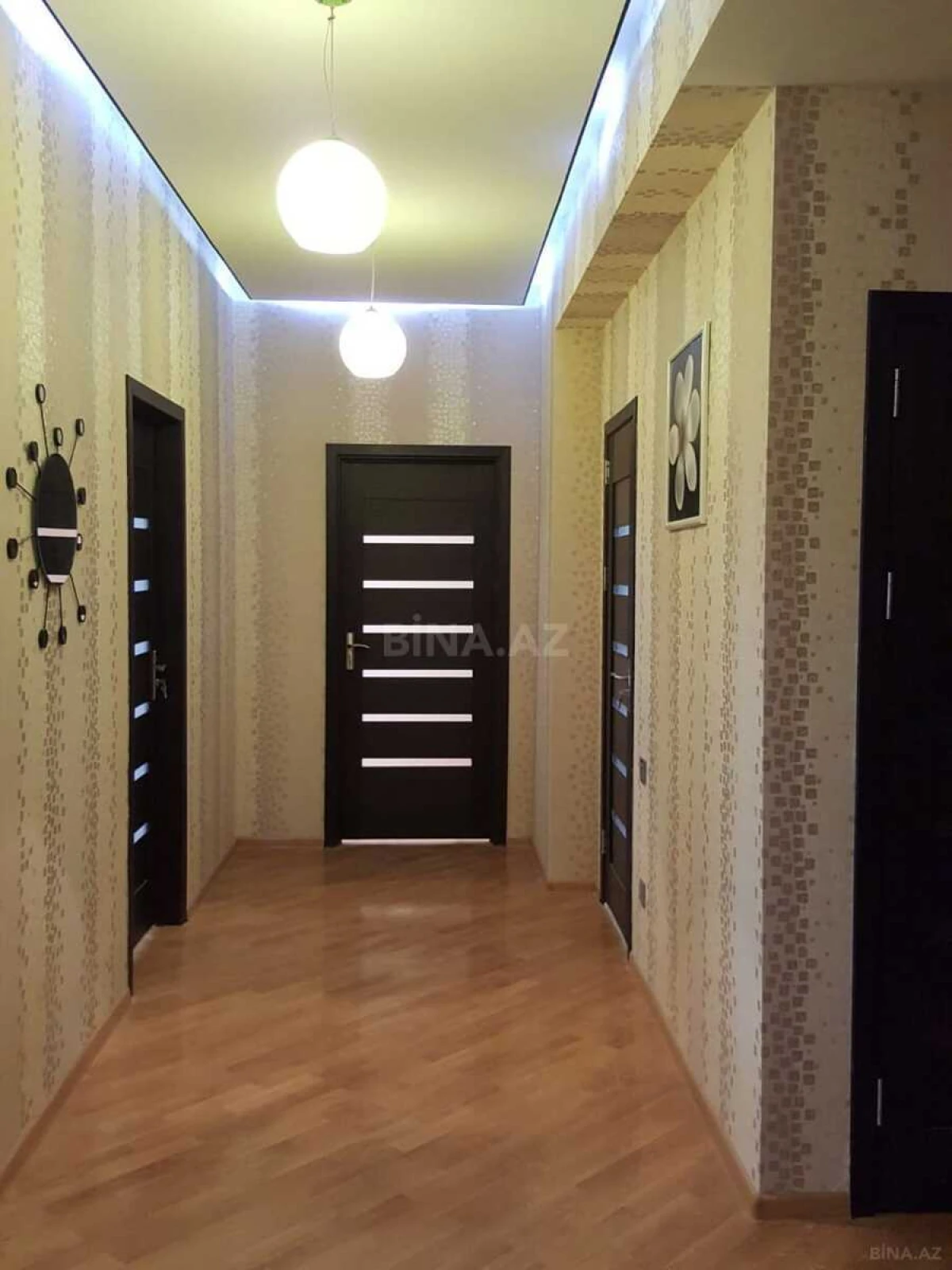 Satılır 4 otaqlı mənzil 157 m²