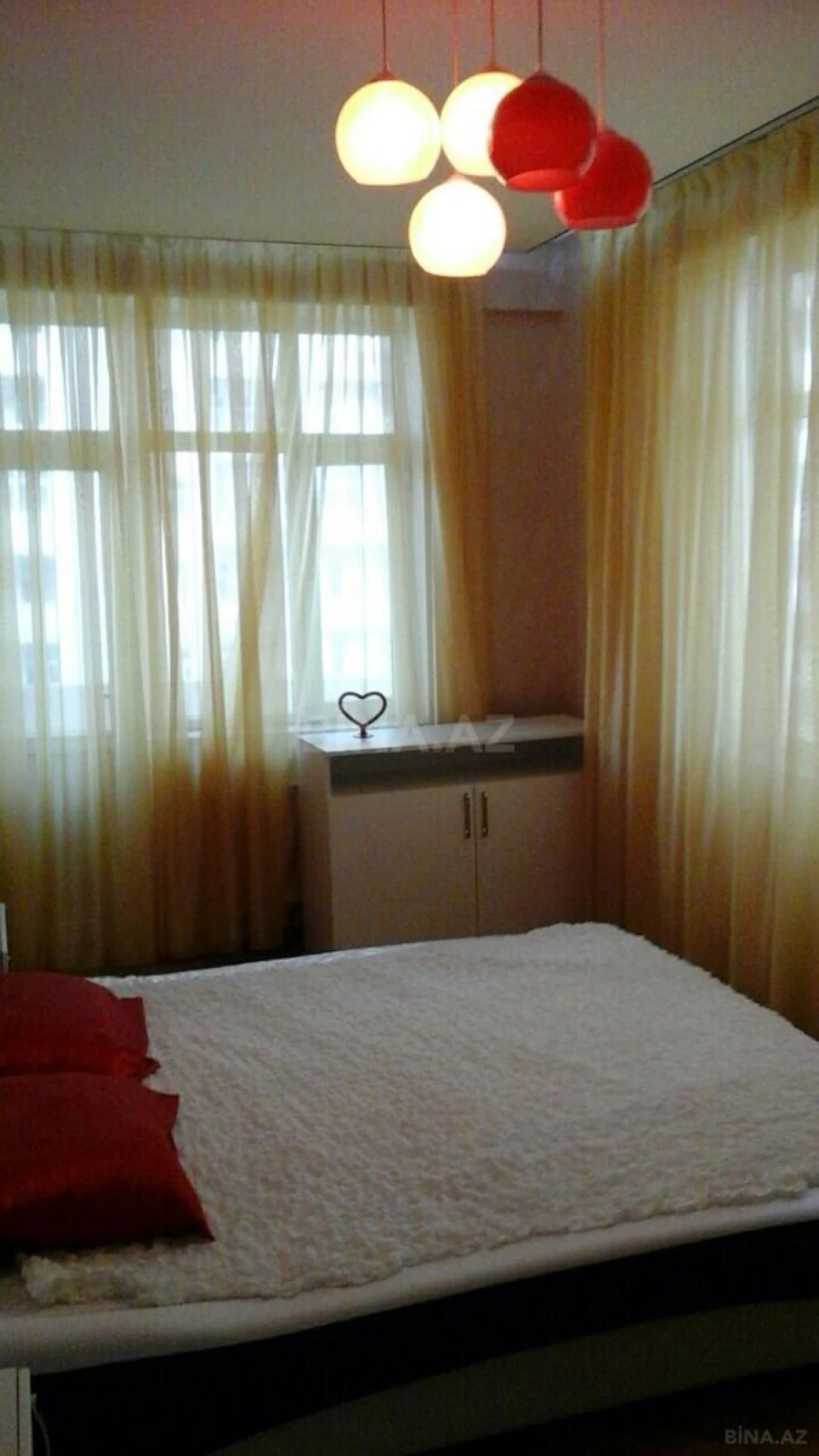 Satılır 4 otaqlı mənzil 157 m²