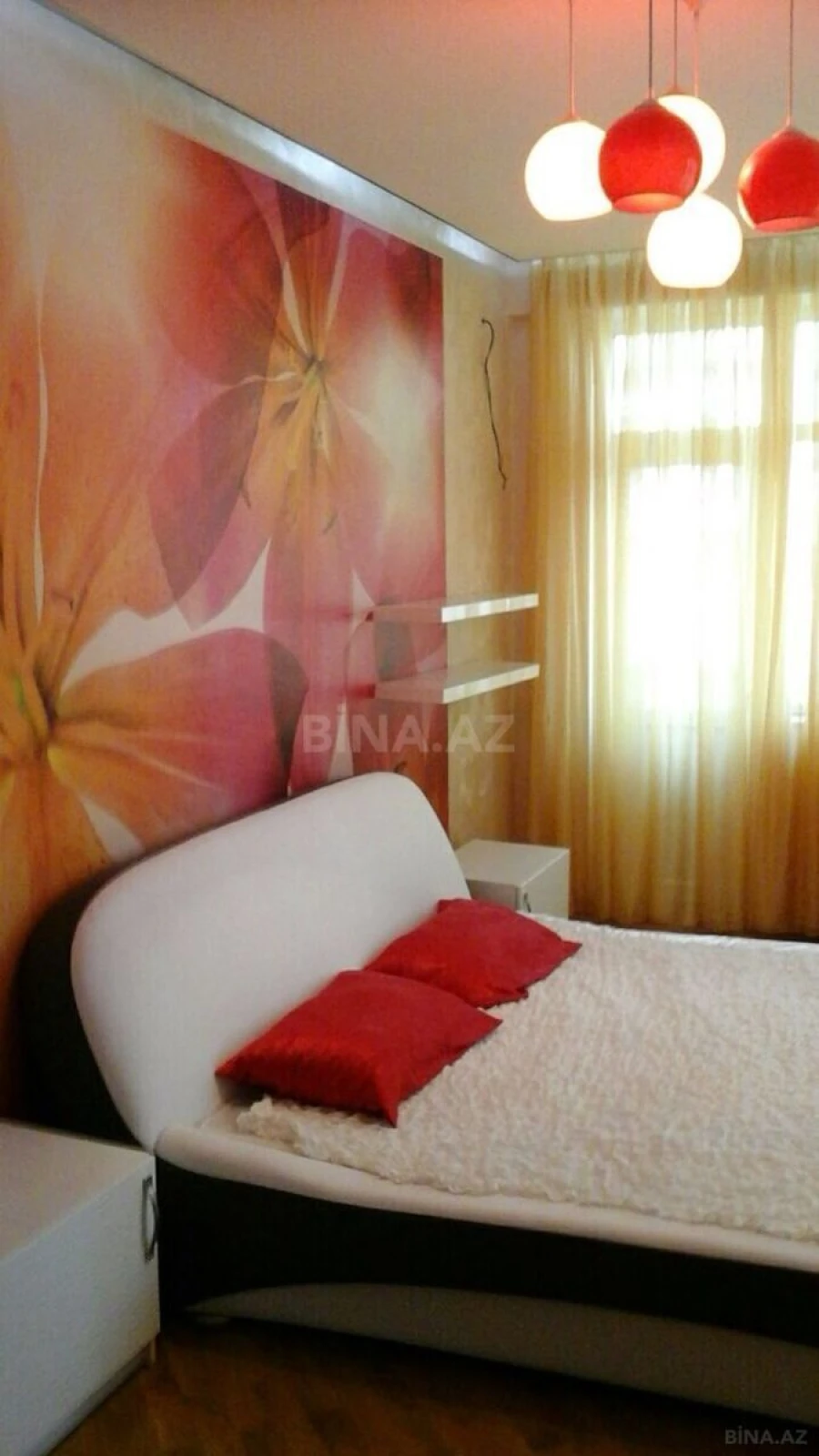 Satılır 4 otaqlı mənzil 157 m²