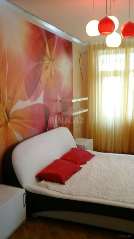 Satılır 4 otaqlı mənzil 157 m²