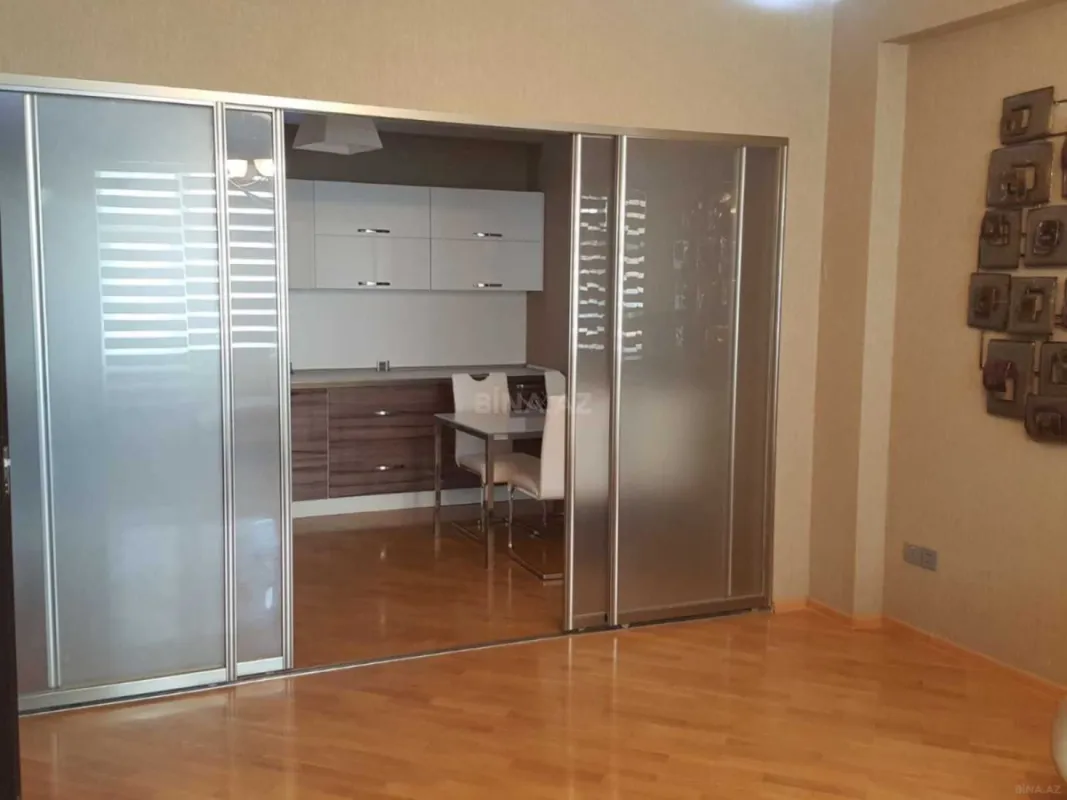 Satılır 4 otaqlı mənzil 157 m²