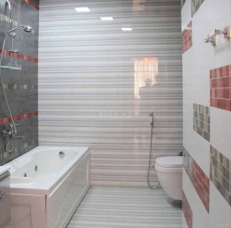 Satılır 4 otaqlı mənzil 157 m²