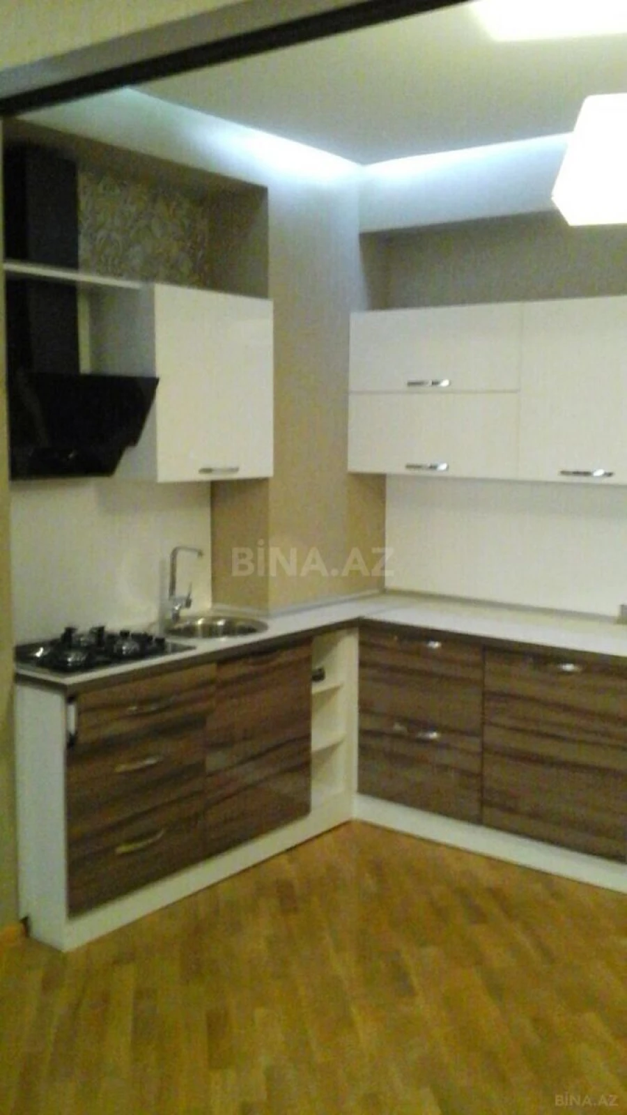 Satılır 4 otaqlı mənzil 157 m²