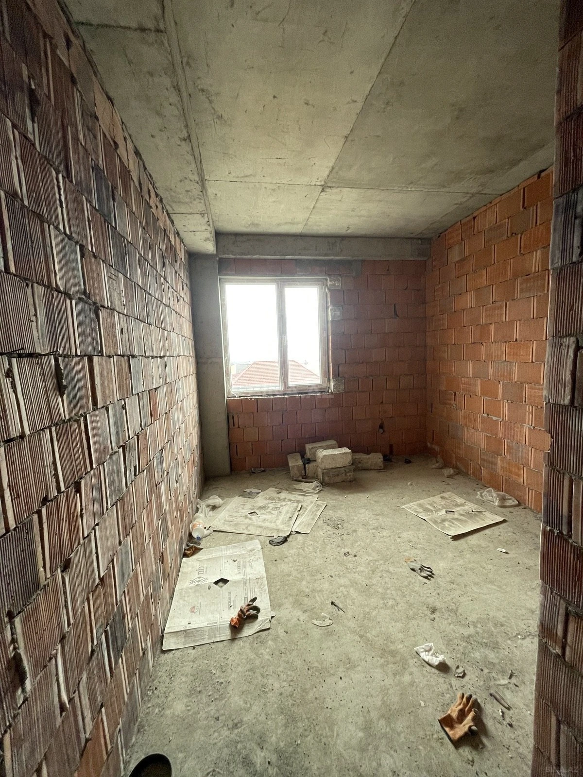 Satılır 2 otaqlı mənzil 61 m²