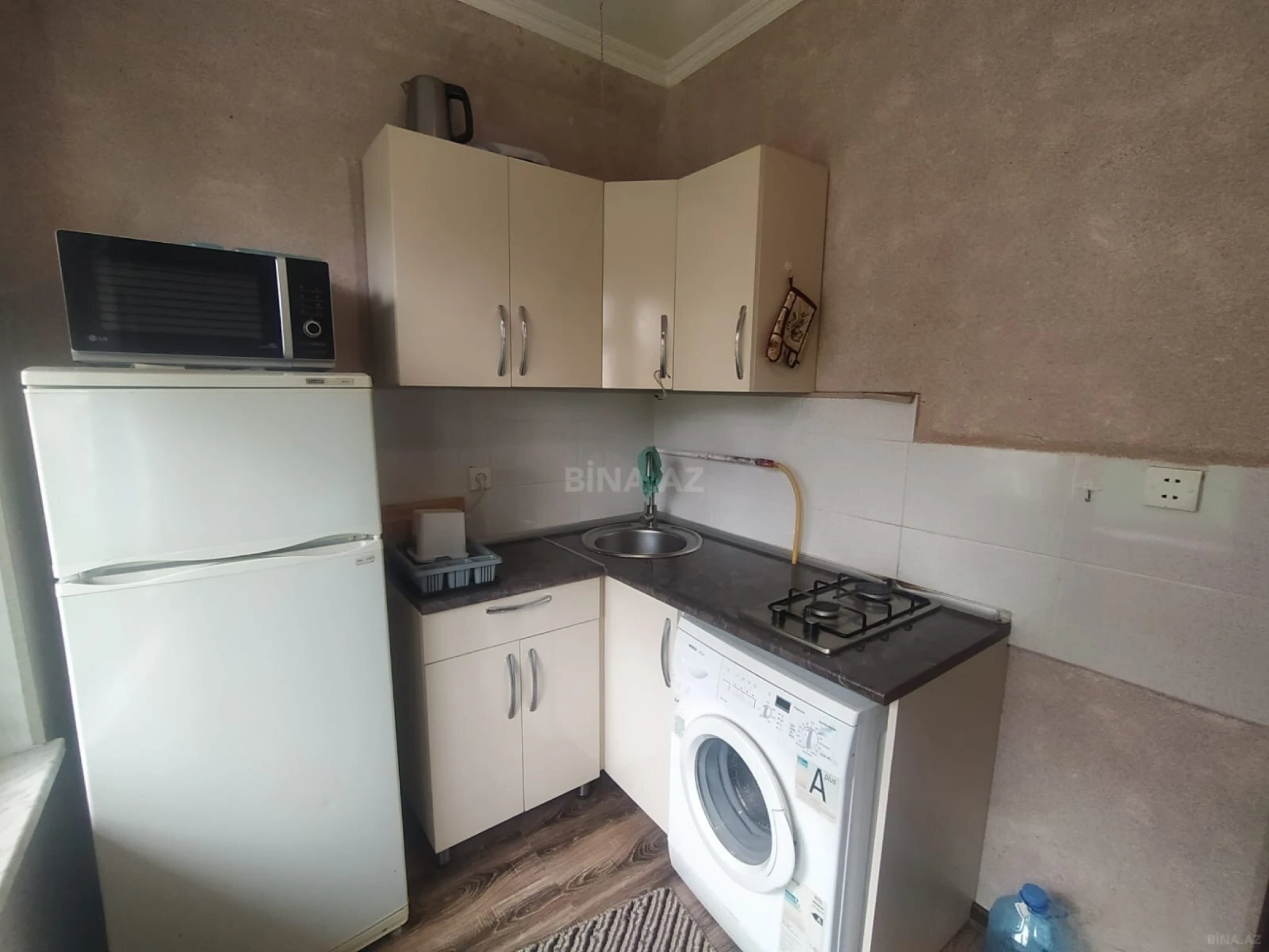 Kirayə verilir 1 otaqlı mənzil 44 m²