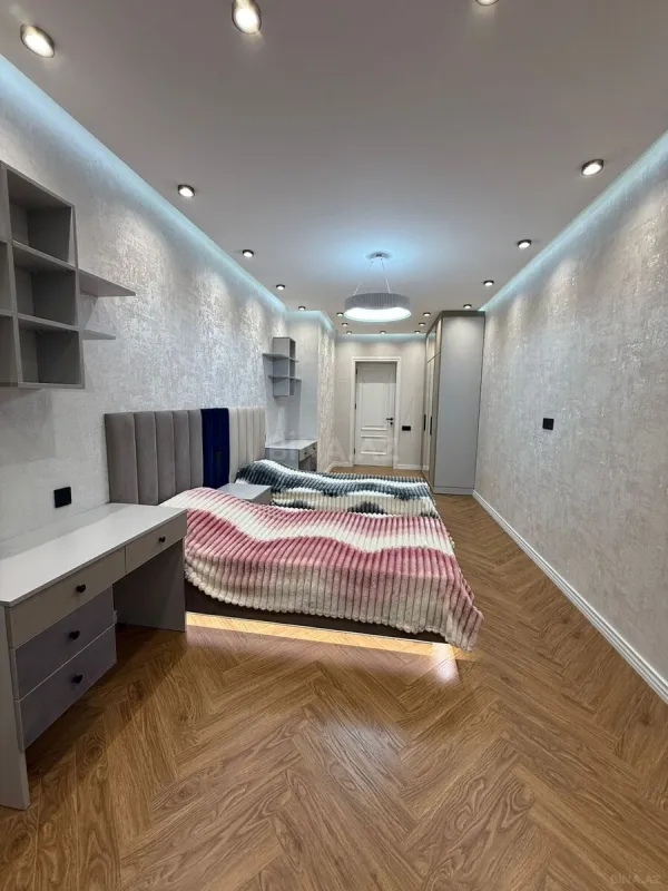Satılır 3 otaqlı mənzil 110 m²