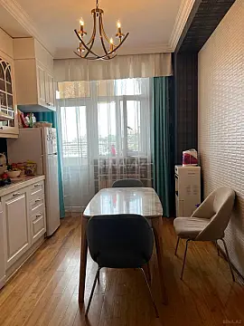 Satılır 2 otaqlı mənzil 90 m²
