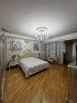 Satılır 5 otaqlı mənzil 214 m²