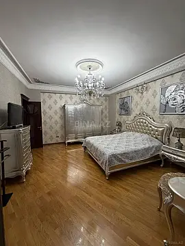 Satılır 5 otaqlı mənzil 214 m²