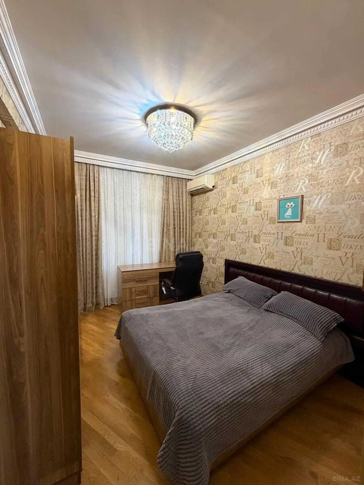 Satılır 5 otaqlı mənzil 214 m²