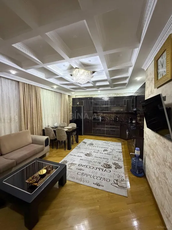 Satılır 5 otaqlı mənzil 214 m²