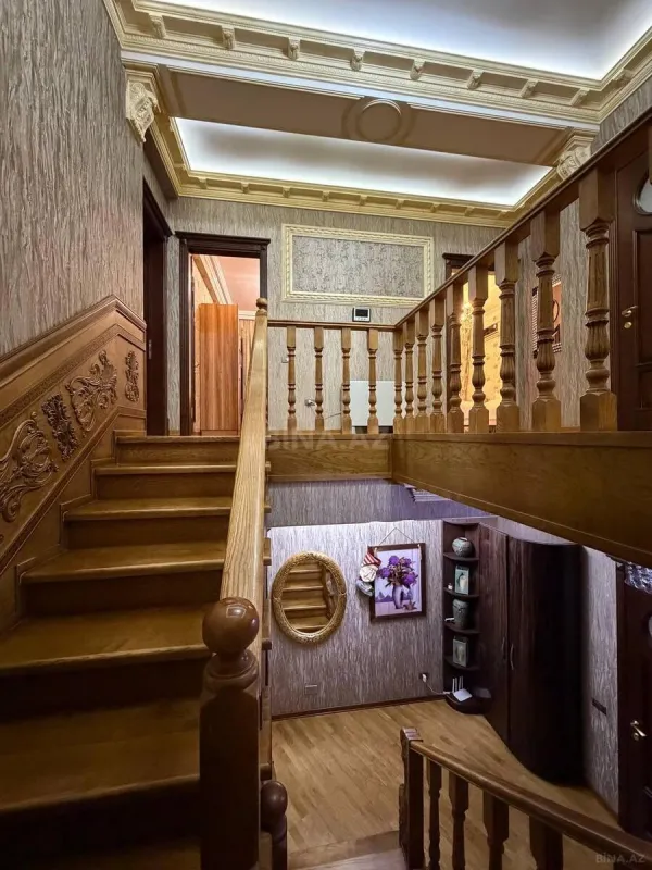 Satılır 5 otaqlı mənzil 214 m²
