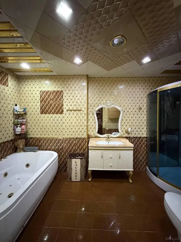 Satılır 5 otaqlı mənzil 214 m²