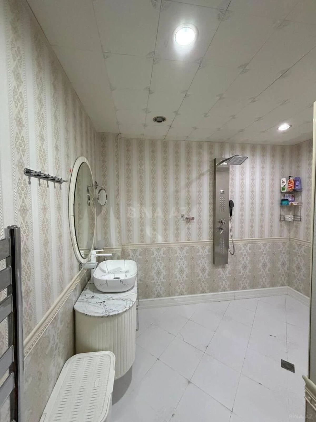 Satılır 5 otaqlı mənzil 214 m²