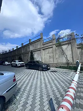 Kirayə verilir obyekt 220 m²