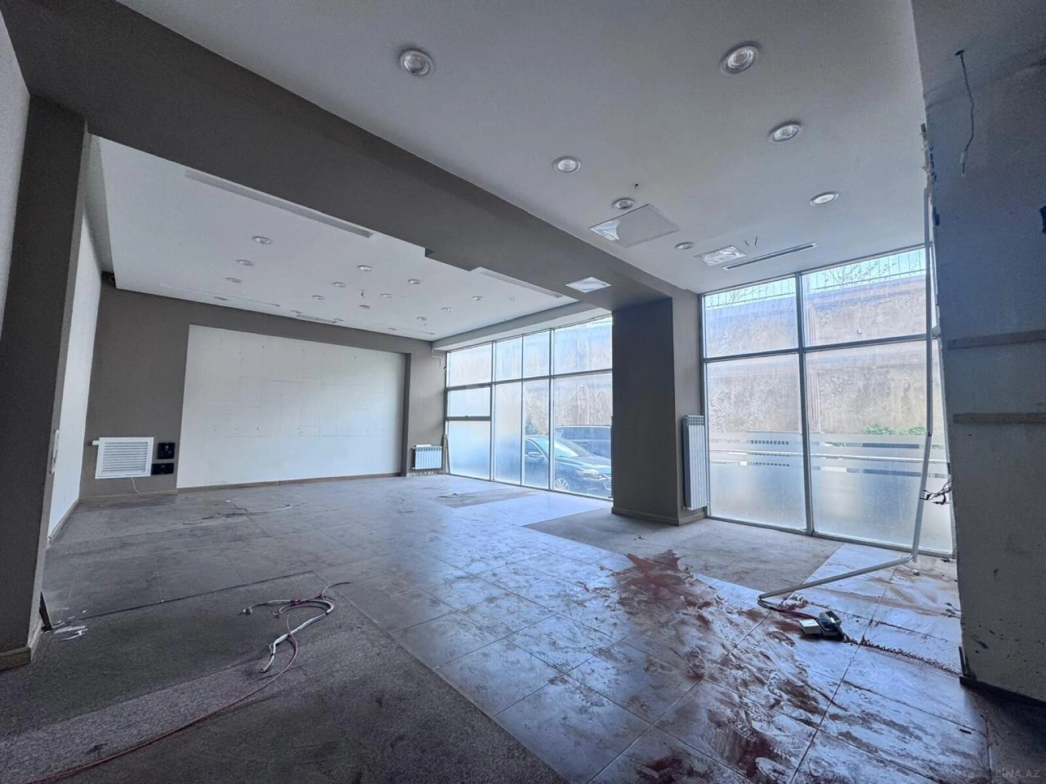 Kirayə verilir obyekt 220 m²