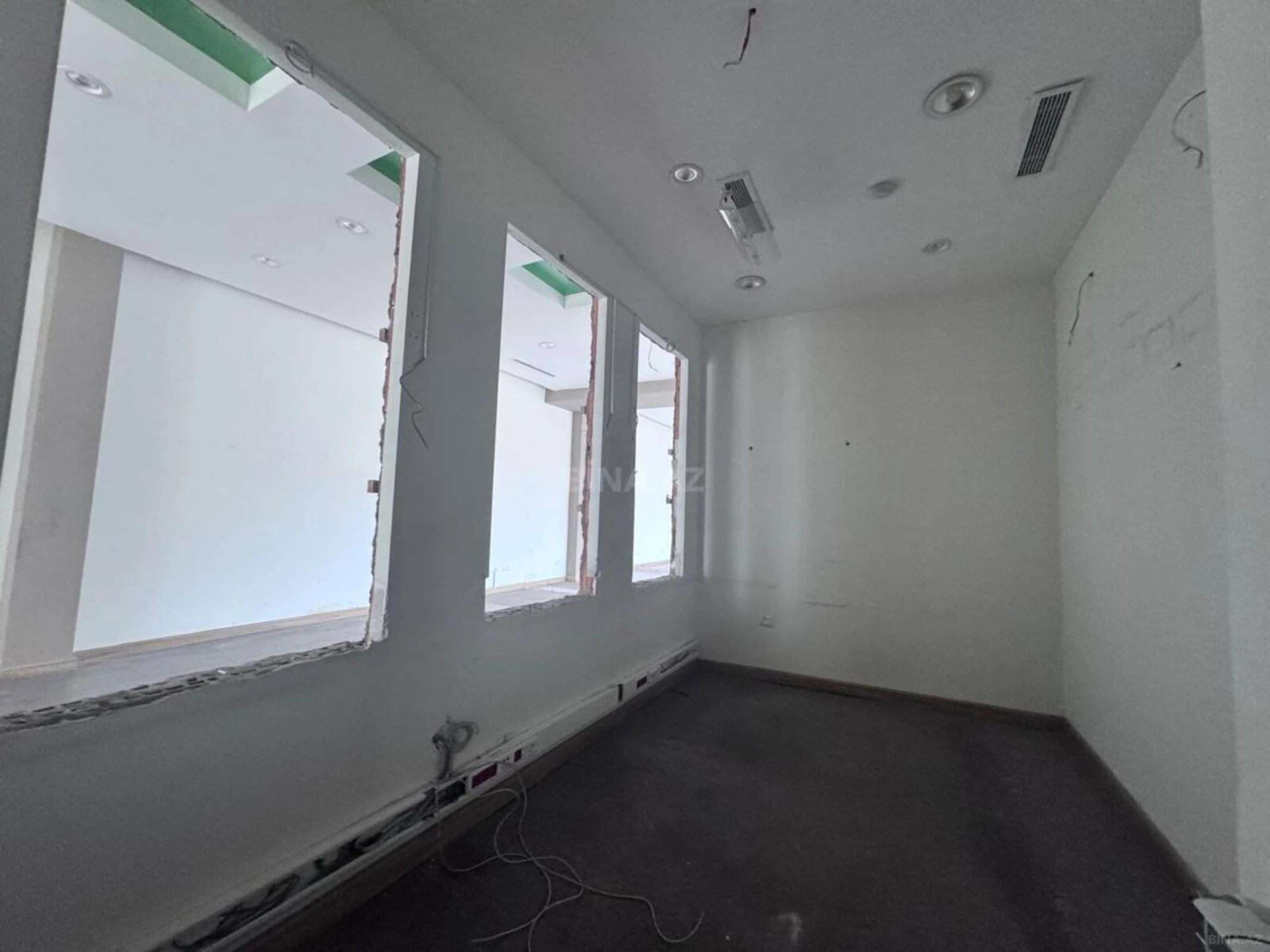 Kirayə verilir obyekt 220 m²