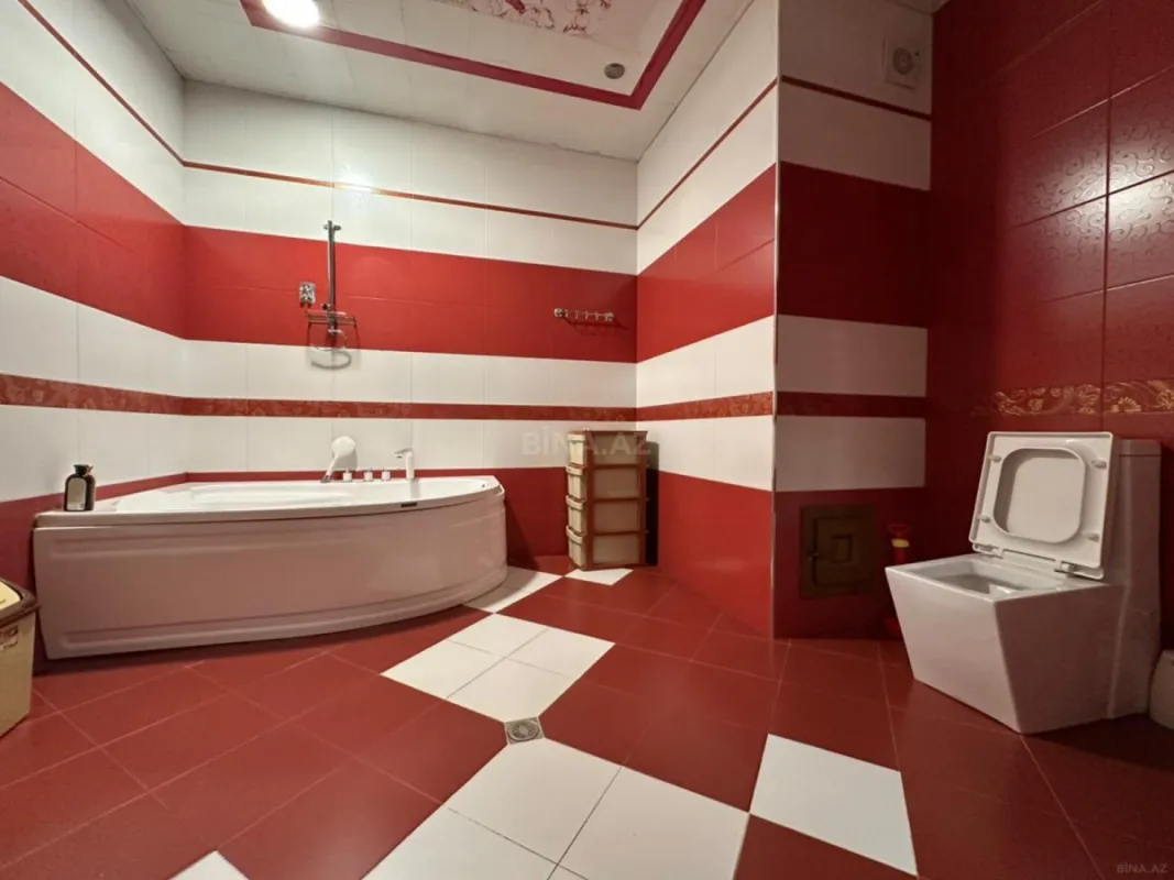 Satılır 3 otaqlı mənzil 156 m²