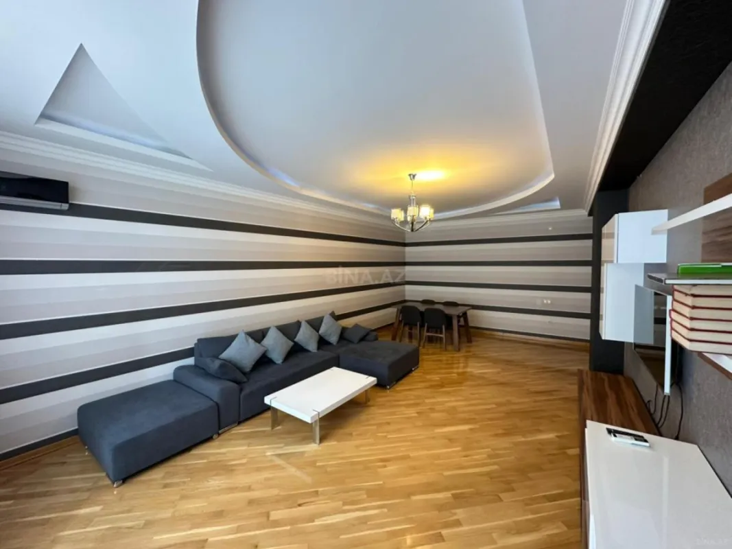 Satılır 3 otaqlı mənzil 156 m²