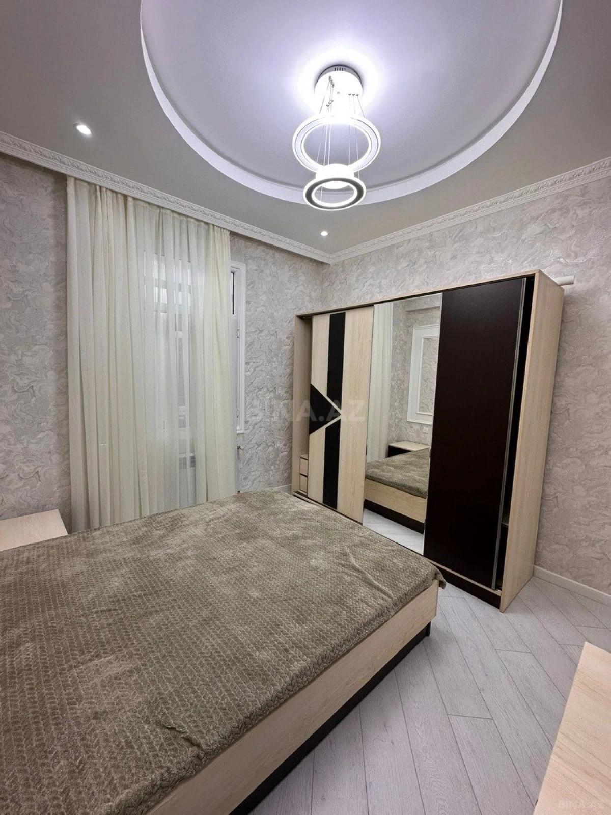 Kirayə verilir 2 otaqlı mənzil 70 m²