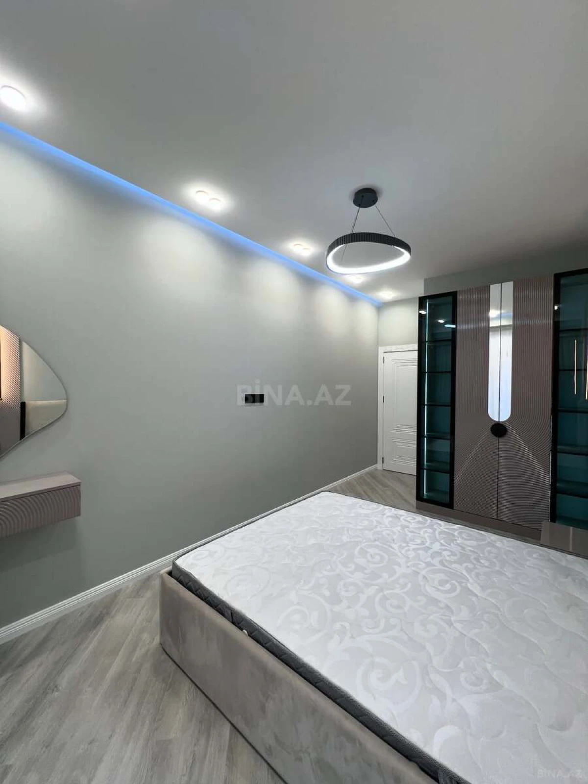 Kirayə verilir 2 otaqlı mənzil 95 m²