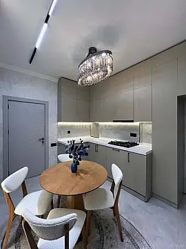 Kirayə verilir 2 otaqlı mənzil 95 m²