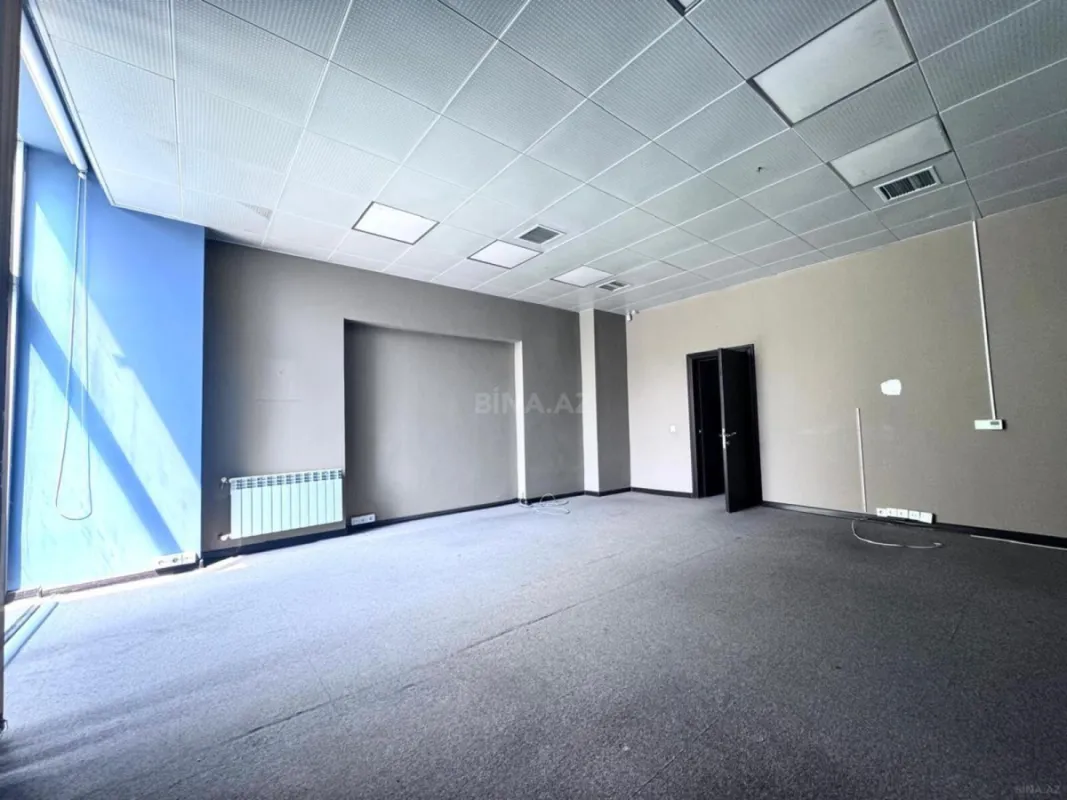 Kirayə verilir 20 otaqlı ofis 1400 m²