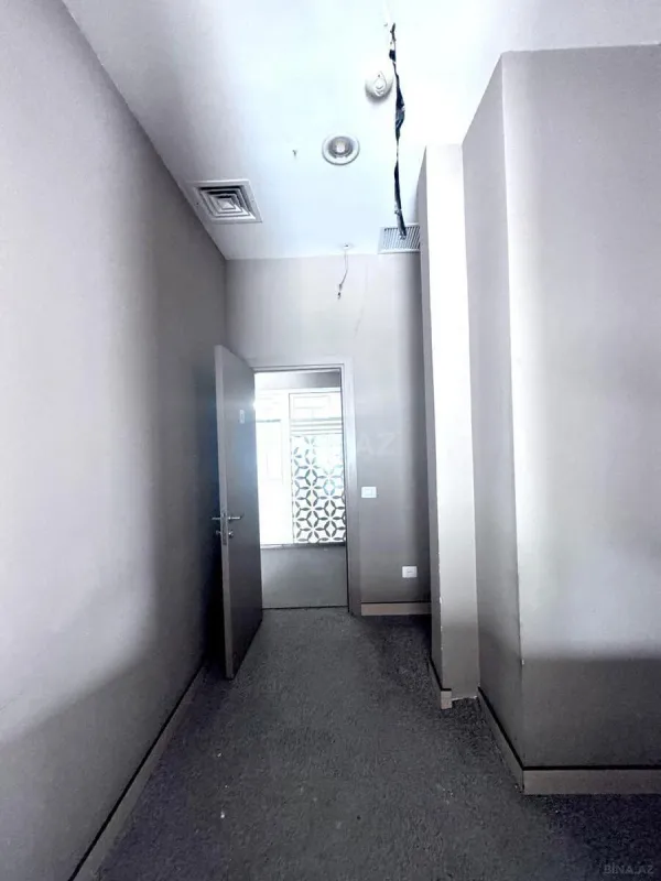 Kirayə verilir 20 otaqlı ofis 1400 m²