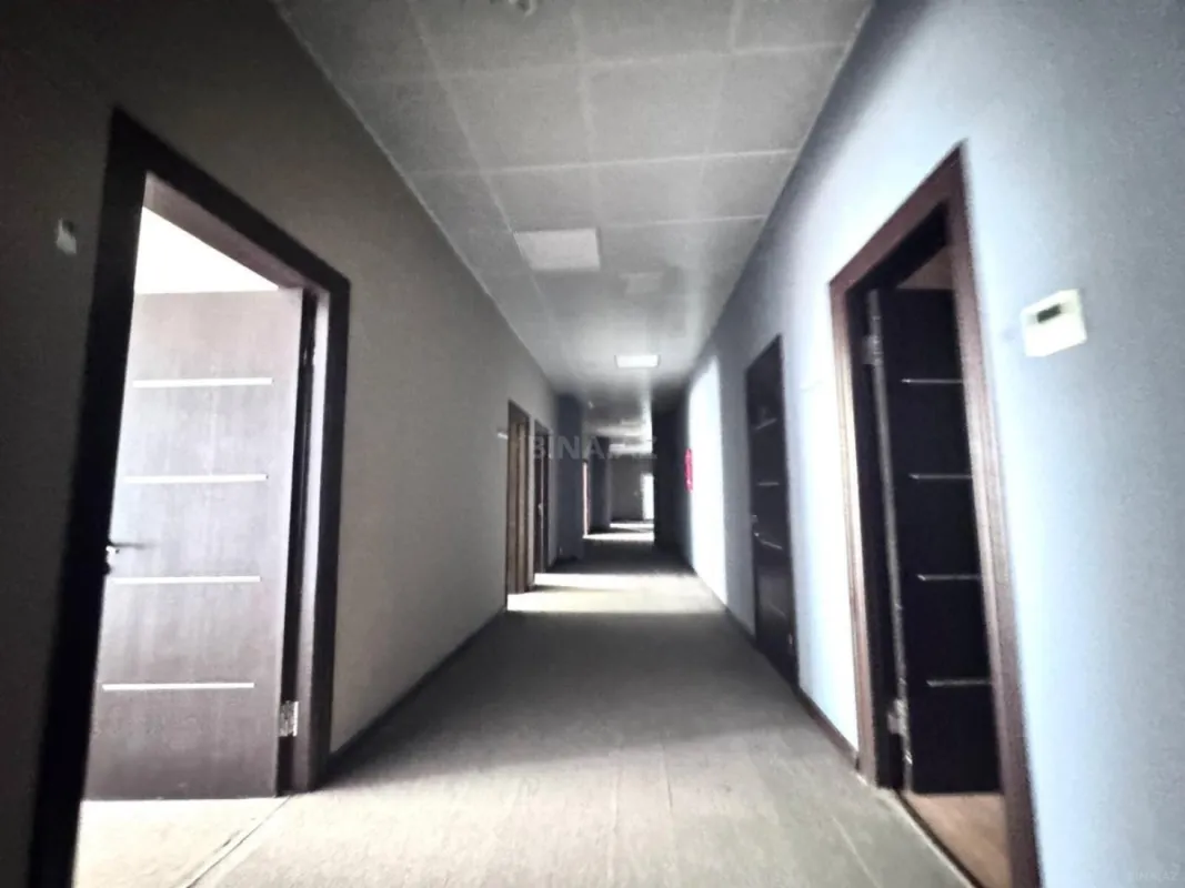 Kirayə verilir 20 otaqlı ofis 1400 m²