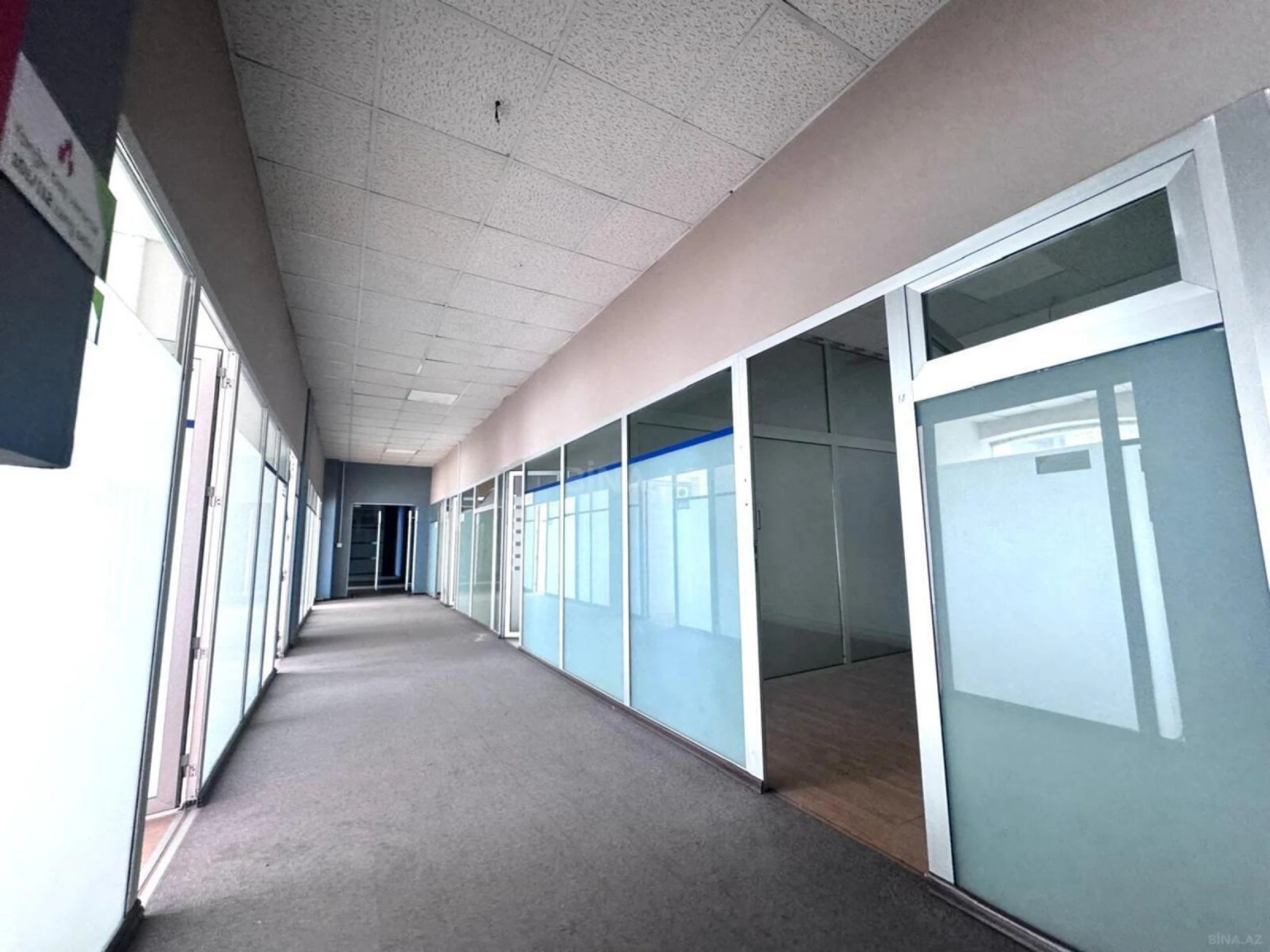 Kirayə verilir 20 otaqlı ofis 1400 m²