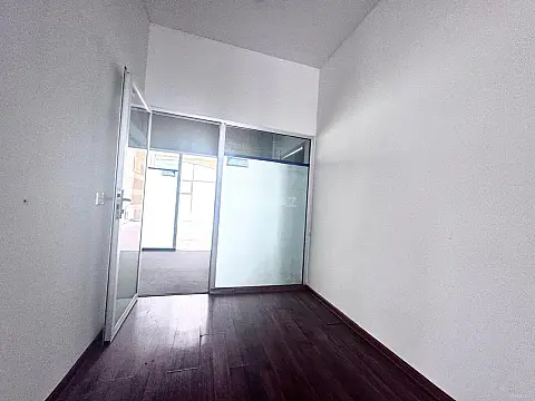 Kirayə verilir 20 otaqlı ofis 1400 m²