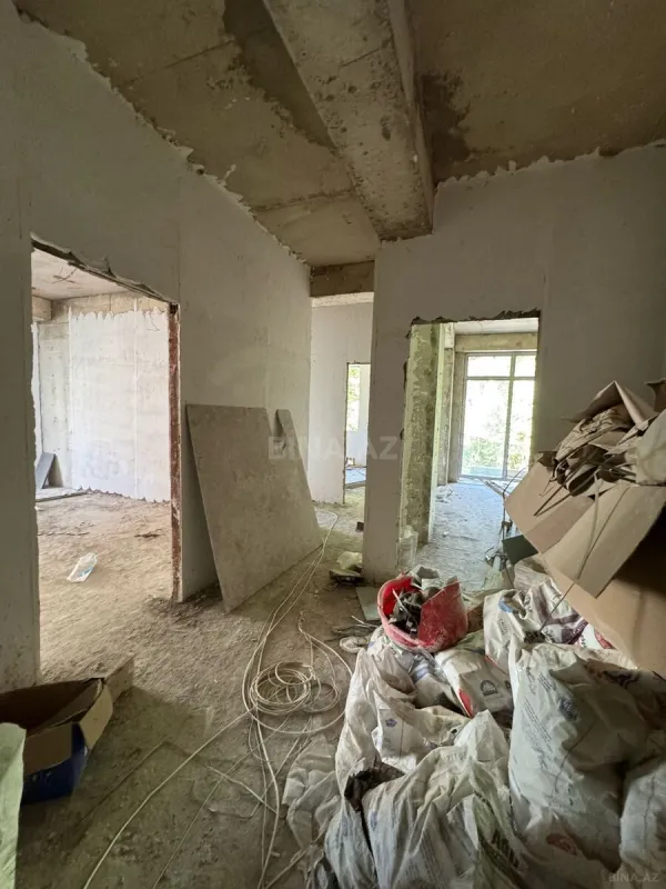 Satılır 3 otaqlı mənzil 127 m²