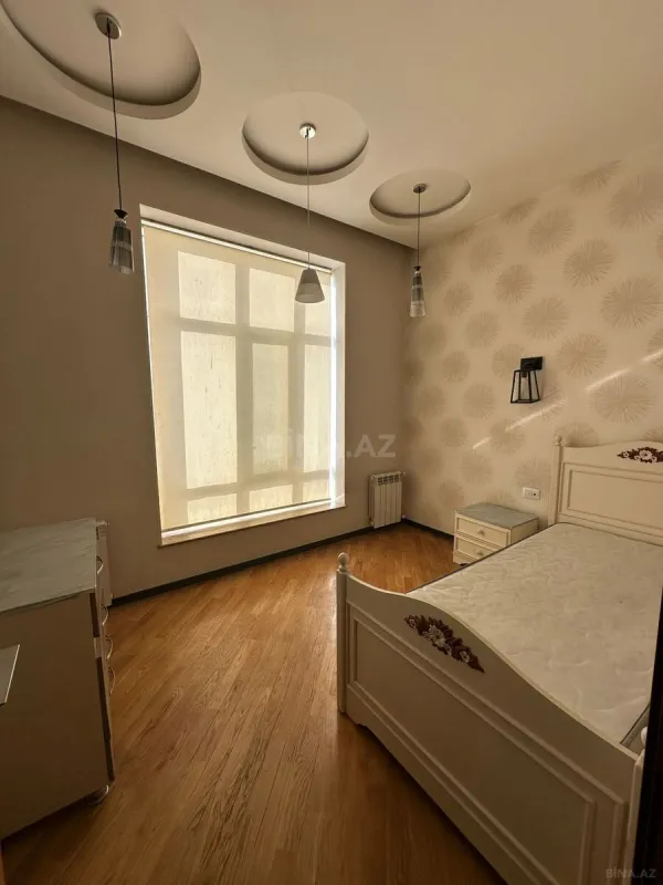 Kirayə verilir 4 otaqlı mənzil 200 m²