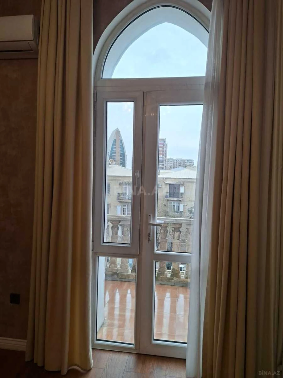 Kirayə verilir 2 otaqlı mənzil 65 m²