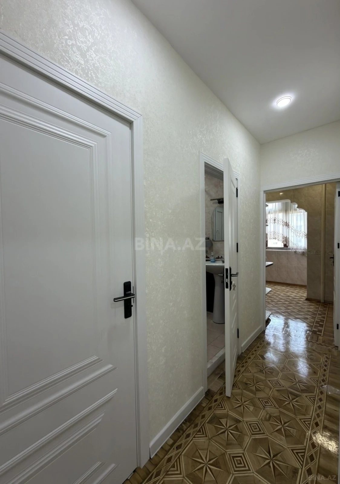 Satılır 4 otaqlı mənzil 108 m²