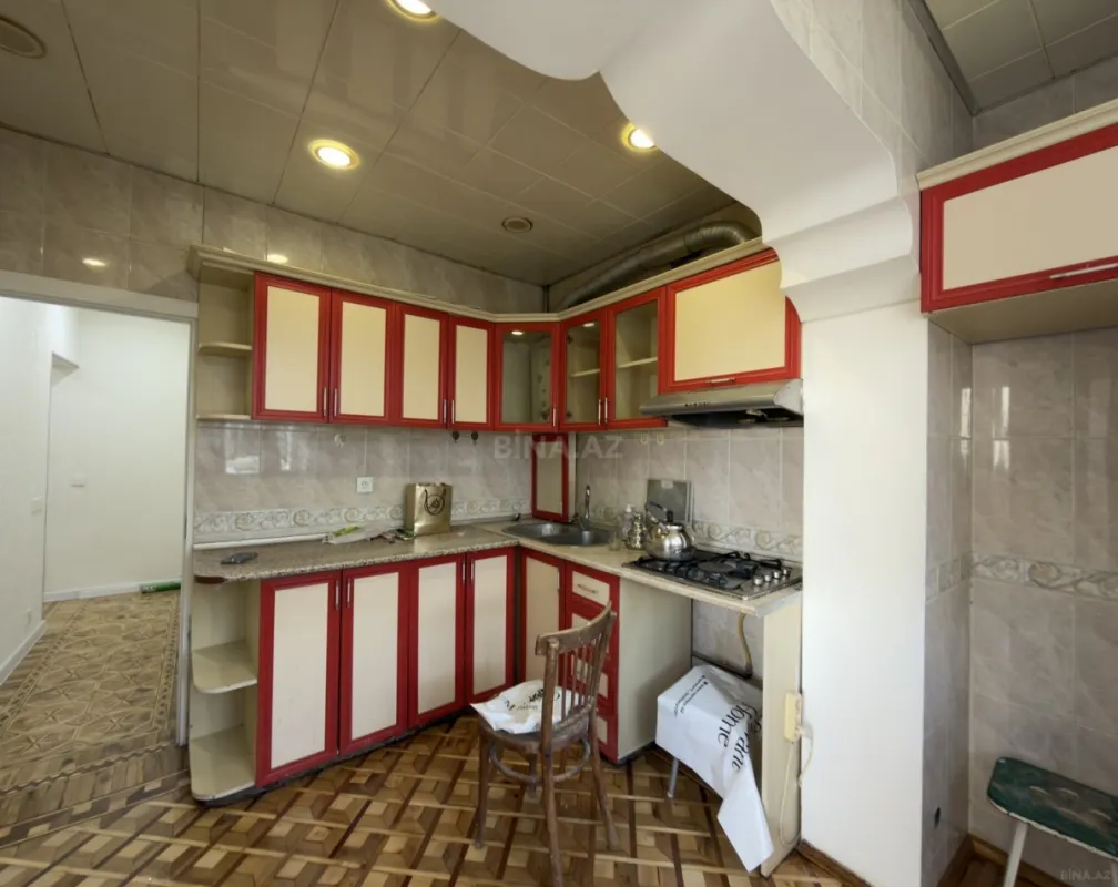 Satılır 4 otaqlı mənzil 108 m²