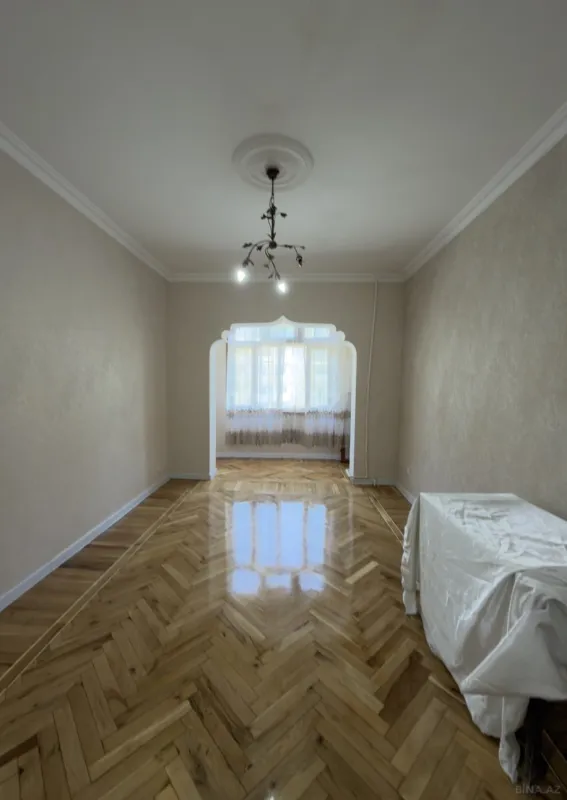 Satılır 4 otaqlı mənzil 108 m²