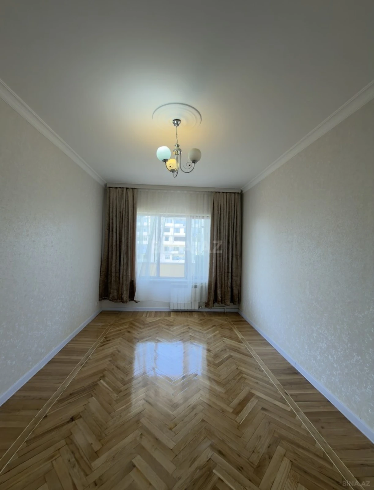 Satılır 4 otaqlı mənzil 108 m²