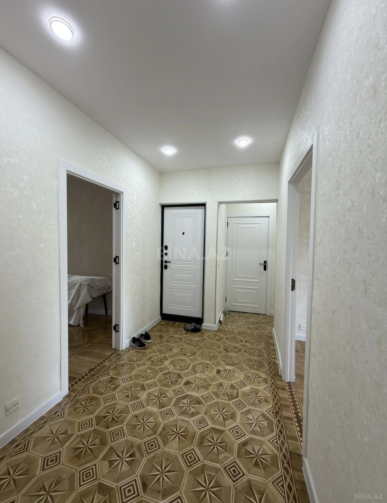 Satılır 4 otaqlı mənzil 108 m²