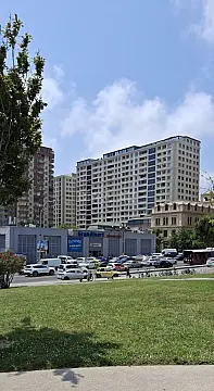 Satılır 4 otaqlı mənzil 237.6 m²