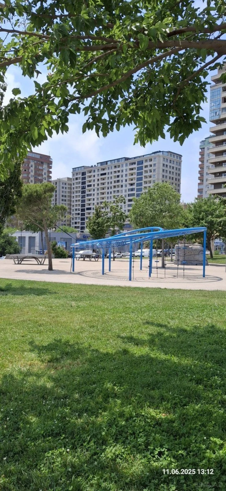 Satılır 4 otaqlı mənzil 237.6 m²